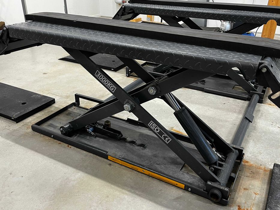 Podnośnik samochodowy - Profesjonalny - do 3000KG - Mało używany