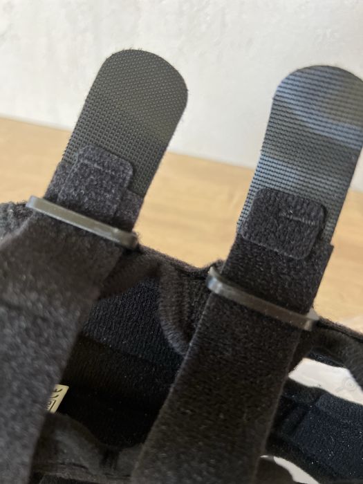 QMED KID MANU UNIVERSAL Dziecięca orteza nadgarstka z ujęciem kciuka