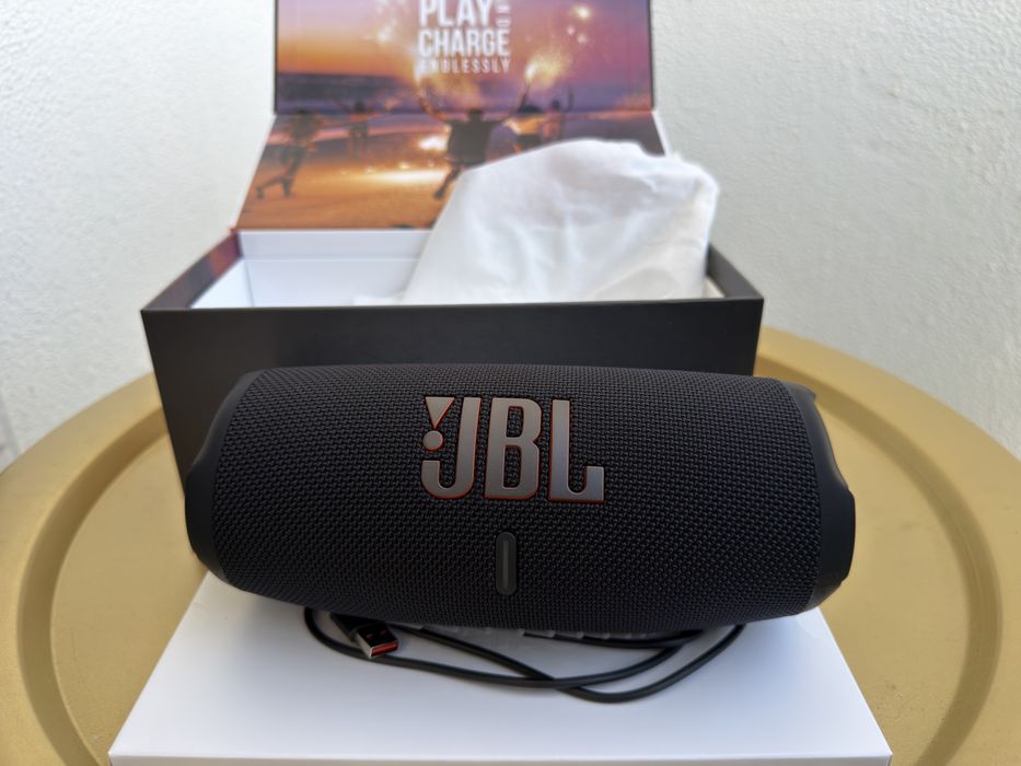 JBL Charge 5 Preta