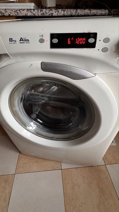 Máquina de lavar roupa CANDY de 8 kg