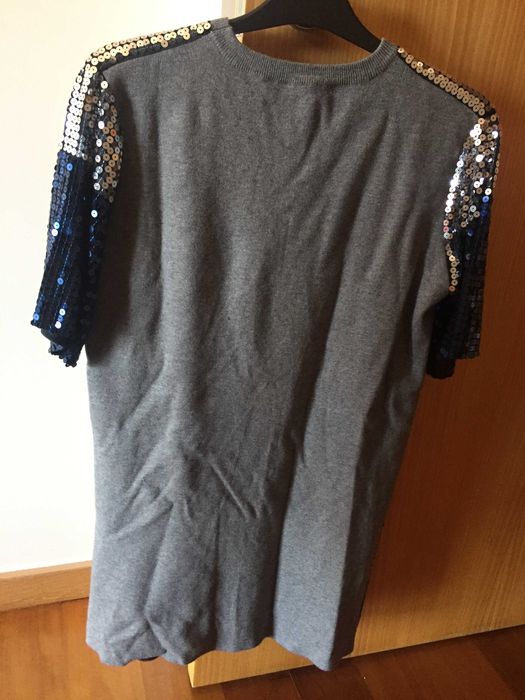 Vestido Lantejoulas “KISS” Cinza/Azulão – Glamour - Novo