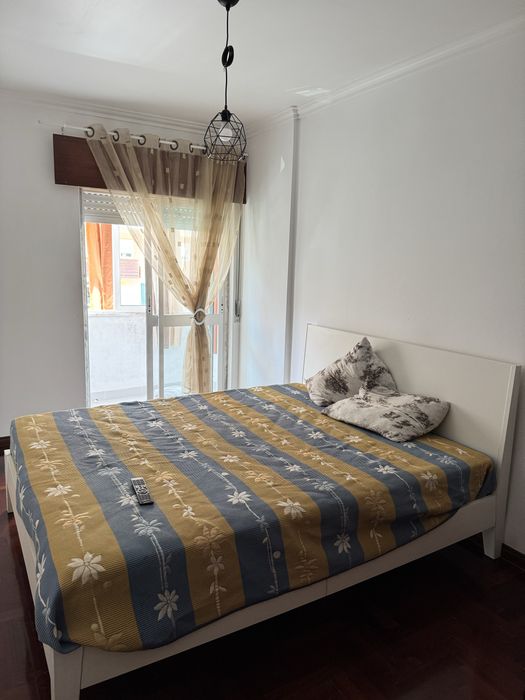 Quarto para arrendar com varanda