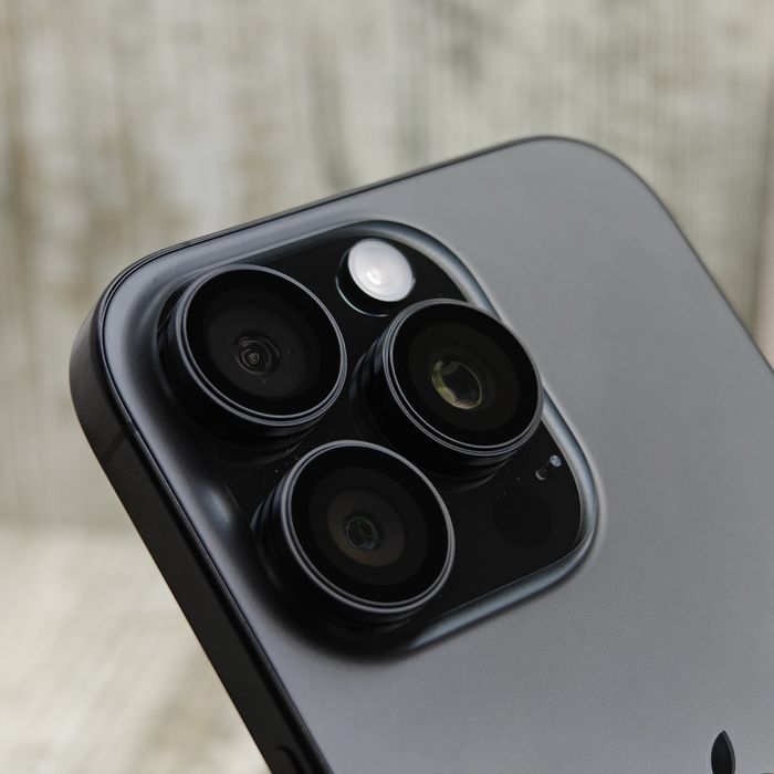 Раздельное стекло на камеру iPhone 16 Pro Max/ 16 Pro Скло