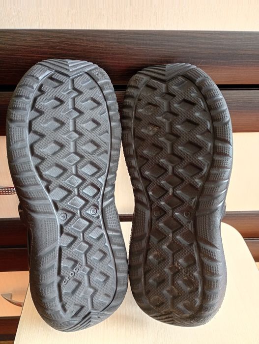 Чоловічі сандалі CROCS