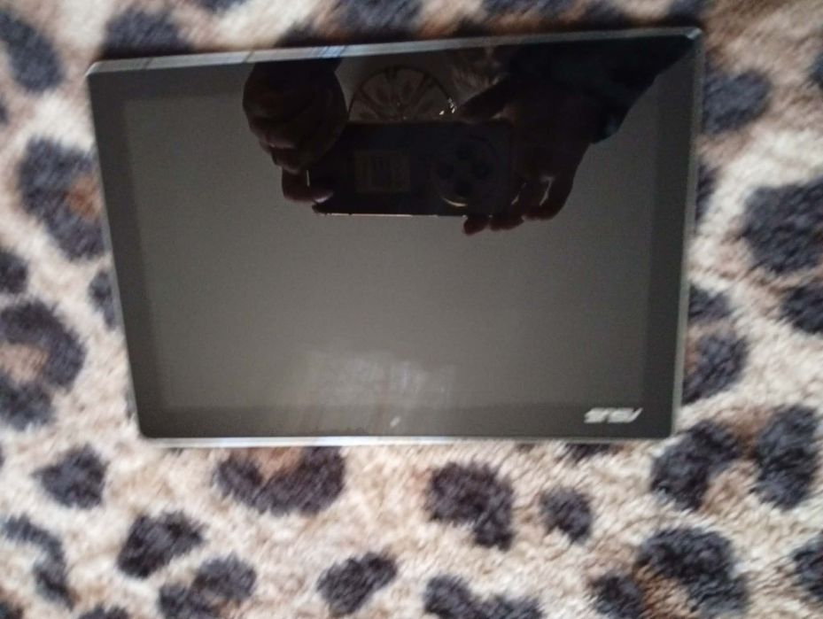 Планшет асус в  гарному стані