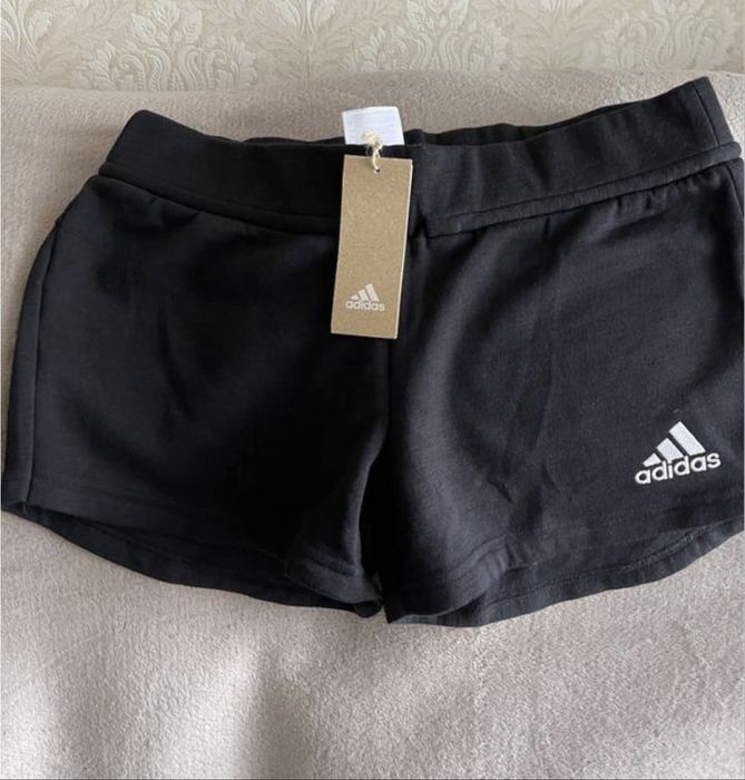 Нові трикотажні шорти Adidas