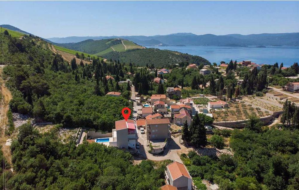 Wakacje, południe Chorwacji, dom z basenem dla 12 osób