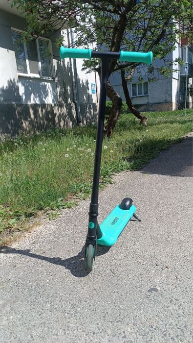 Дитячий електросамокат