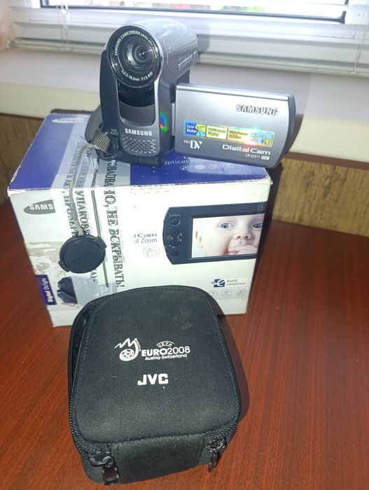 Продам відео камеру та фотокамеру