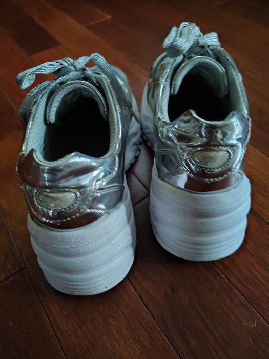 Srebrne sneakersy Deichmann by Rita Ora r. 39