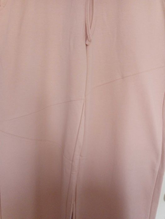 1/2 ceny modne spodnie dresowe joggers Esmara pudrowy róż roz. L