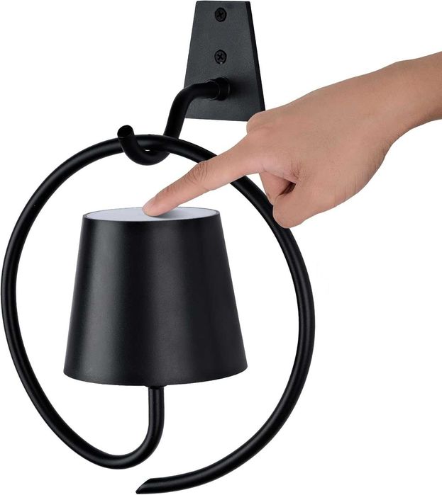 Bezprzewodowy kienkiet LED - czarna lampa