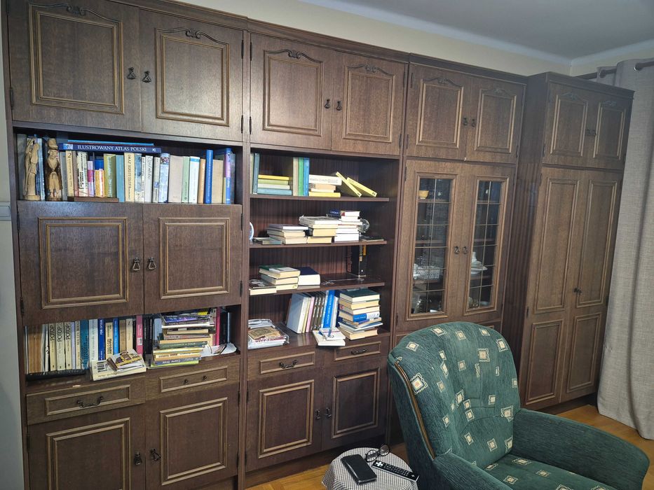 Meblościanka z szafą i witryną Siemiatycze