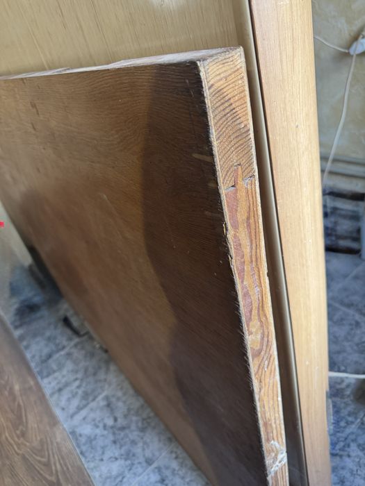 Продам деревянную дверь