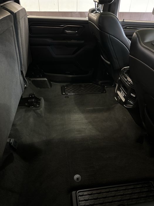 Detailing mobilny pranie tapicerki odkurzanie renowacja plastykow