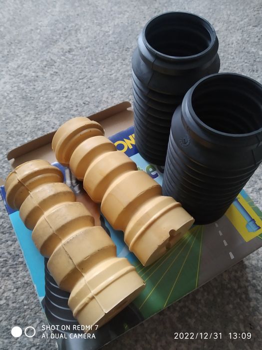 Сервісний комплект задніх амортизаторів