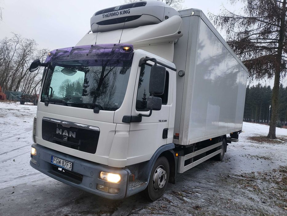 Sam.ciężarowy MAN TGL 12.180 rok 2011 , automat, winda, chłodnia