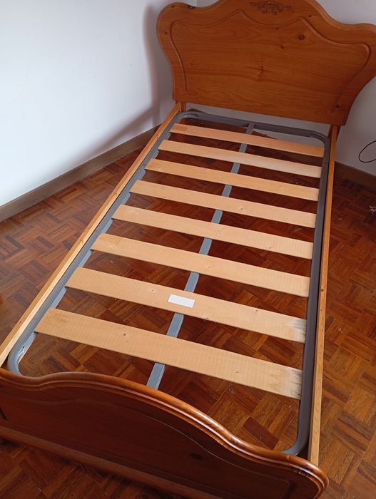 Cama de solteiro mais colchão