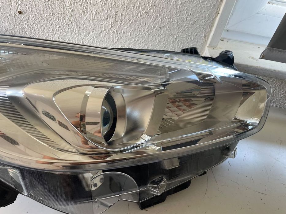 ford s-max mk2 lampa prawa cała soczewka idealna em2b13w029aj reflekt