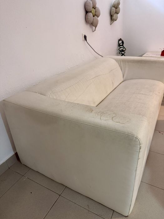 Sofá de dois lugares