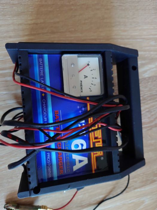 Prostownik Samochodowy do akumulatora 12V 6A