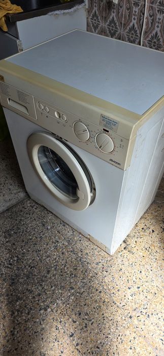Máquina de lavar roupa antiga (urgente)