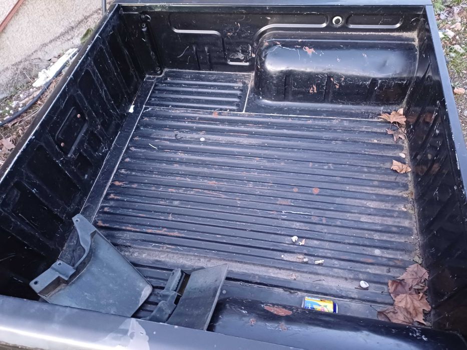 Caixa de carga Navara ano 2000