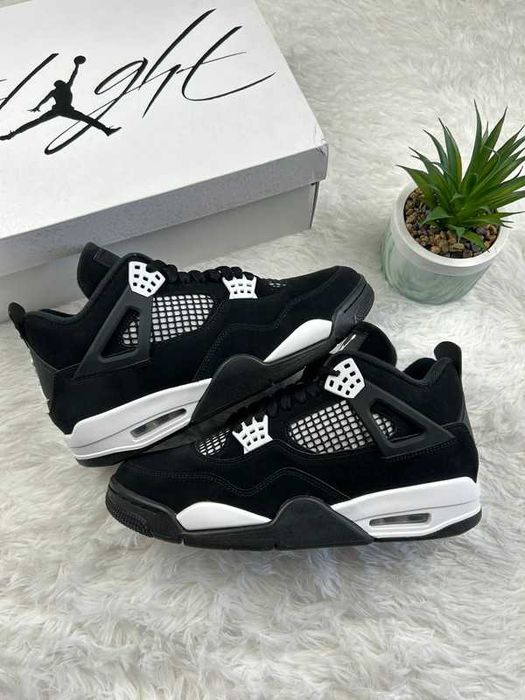 Jordan 4 Retro White Thunder R.43