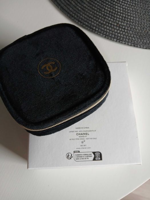 Chanel Etui  czarne z lusterkiem