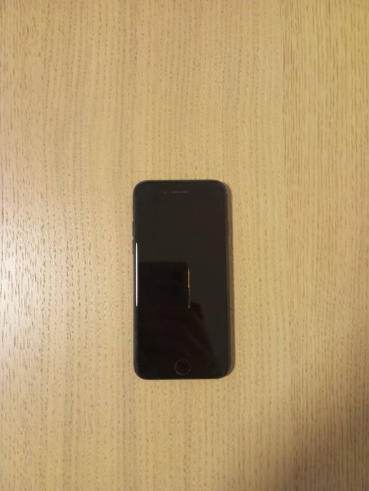 Iphone 7 (32GB) desbloqueado em bom estado + acessórios