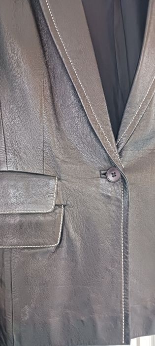 Casaco pele genuína preto,elegante, 10€