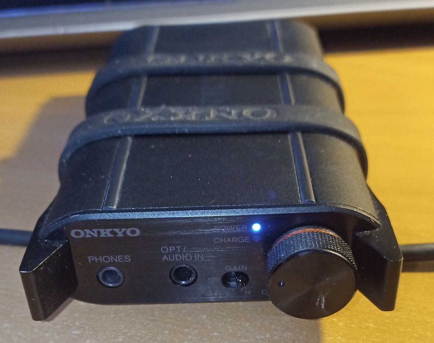 ЦАП / Усилитель для наушников / PowerBank Onkyo DAC-HA200