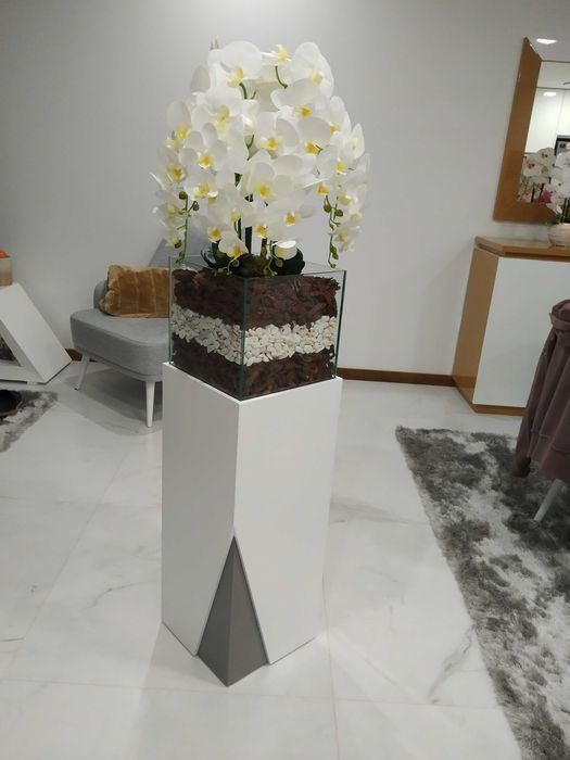 Floreiras decorativas lacadas e em folha de madeira