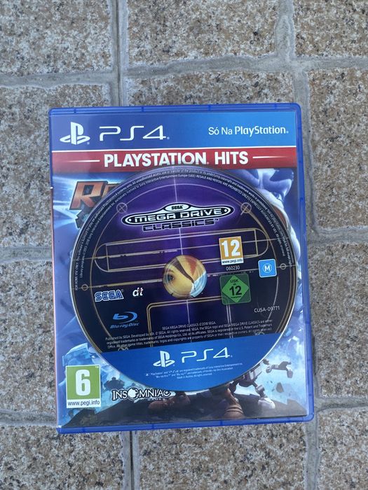 4 jogos de playstation 4 o primeiro com a caixa um bocado estragada mas todos os cds em bom estado