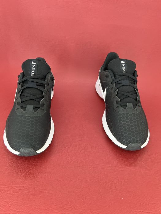 Кросівки   Жіночі 41р. Nike Legend Essential 2