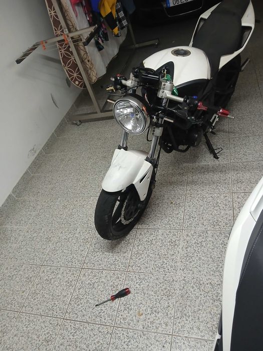 Vendo mota 125 em bom estado