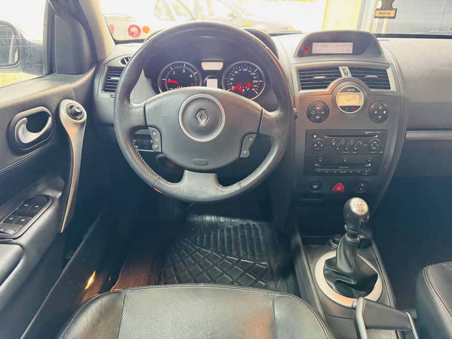 Renault Megane 1.5 dci 105cv - Sedan - Nacional