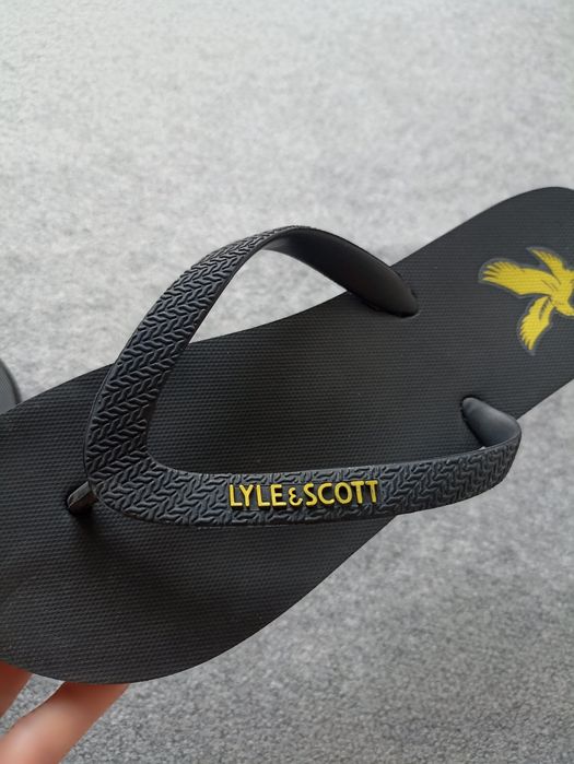 В'єтнамки.  LYLE& SCOTT