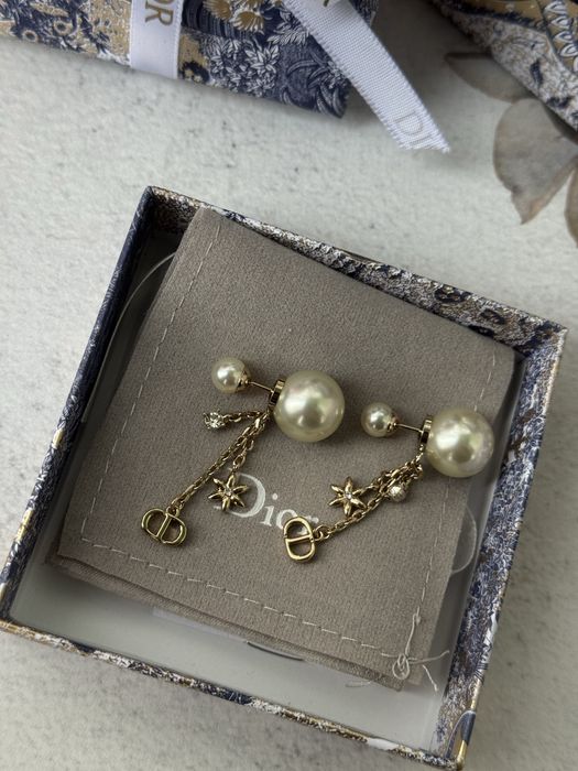 Сережки dior з перлинами та камінням, нова колекція
