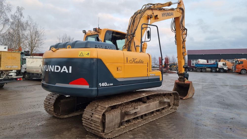 Экскаватор Hyundai R 140 LC