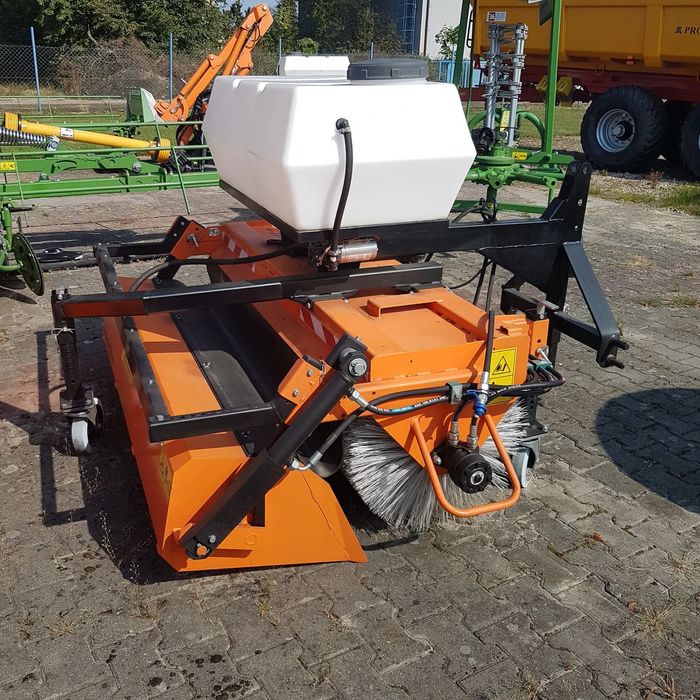 Pronar ZM1600 AGATA  Zamiatarka zawieszana na przód  ZM1600 AGATA PRONAR