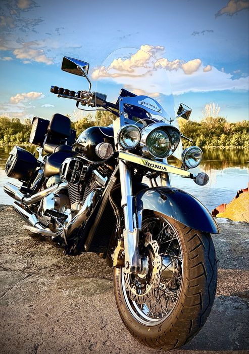 Honda Vtx 1800 cruiser gotowy do jazdy.