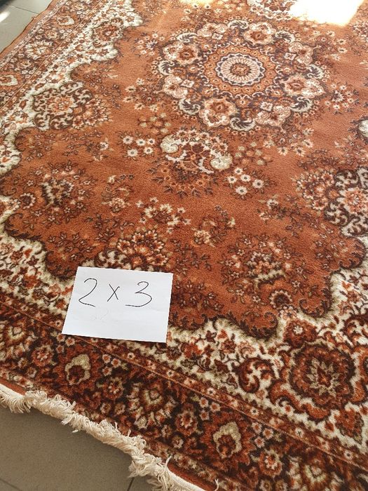 Продам ковёр искусственный производитель Чехия размером 2×3