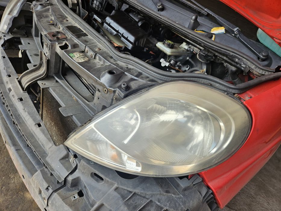 Renault Trafic Vivaro lift lampa lewa europa