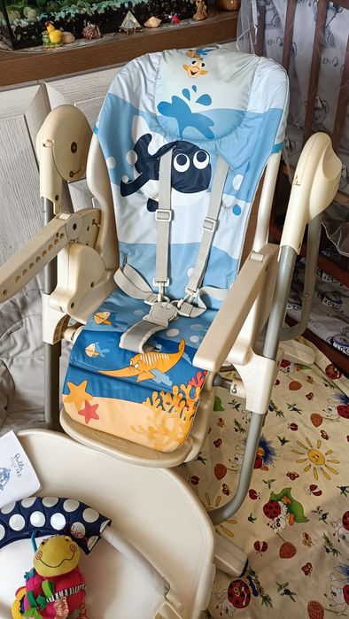 Продам стул для кормления Chicco Polly 3 в 1, с дугой для игрушек.