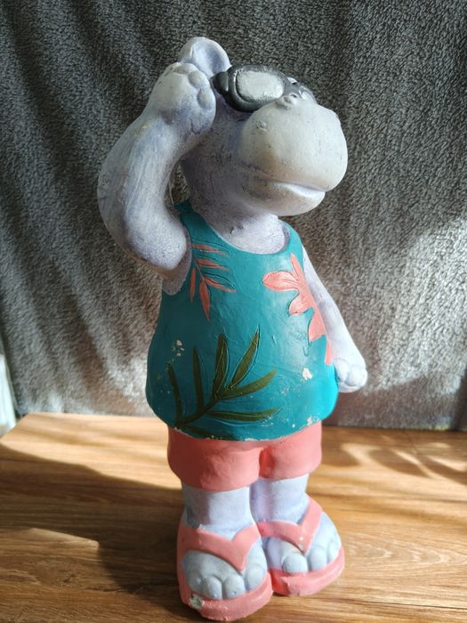 Figurki gipsowe.