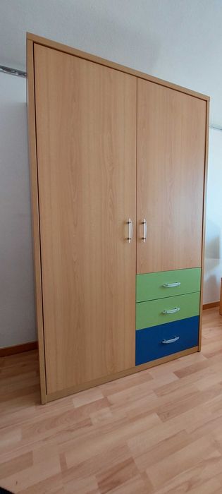 Mobília de quarto completa.