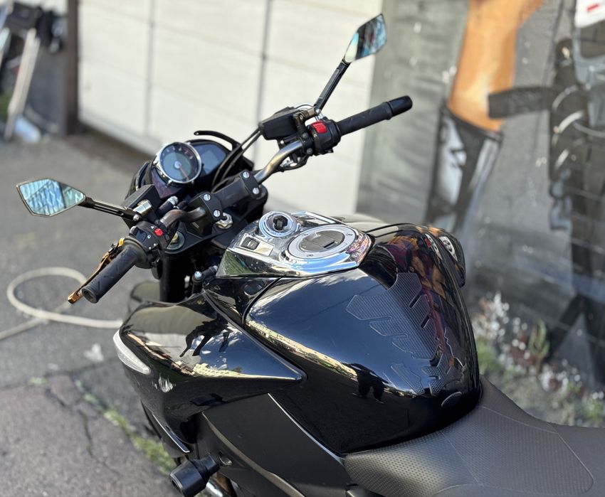 Мотоцикл Suzuki B-King 2008 року