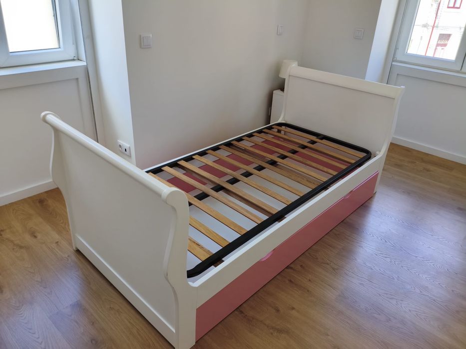Cama com gavetao inferior