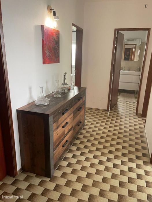 Quarto - localizado em Setubal